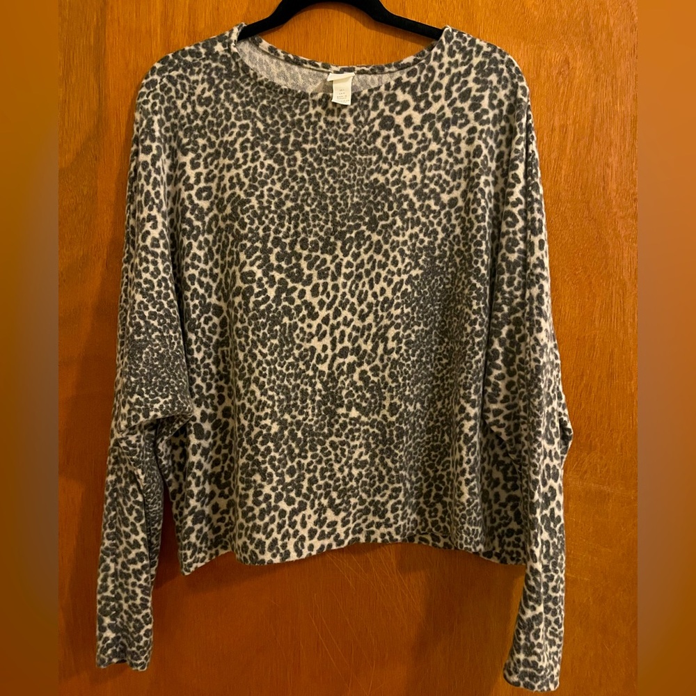 Leopard print slouchy top